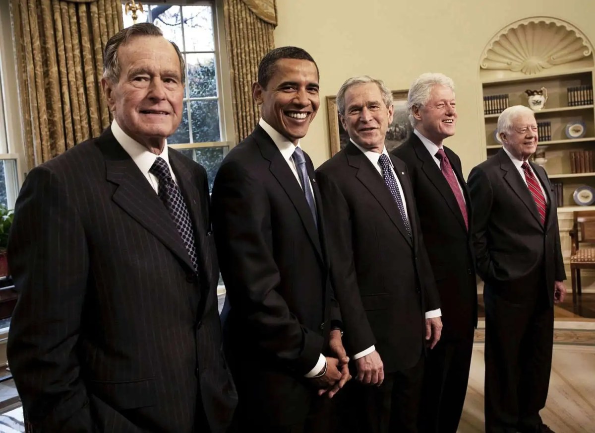 All five living US presidents pictured together at funeral of Jimmy